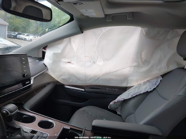 Toyota Sienna Xle