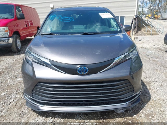 Toyota Sienna Xle