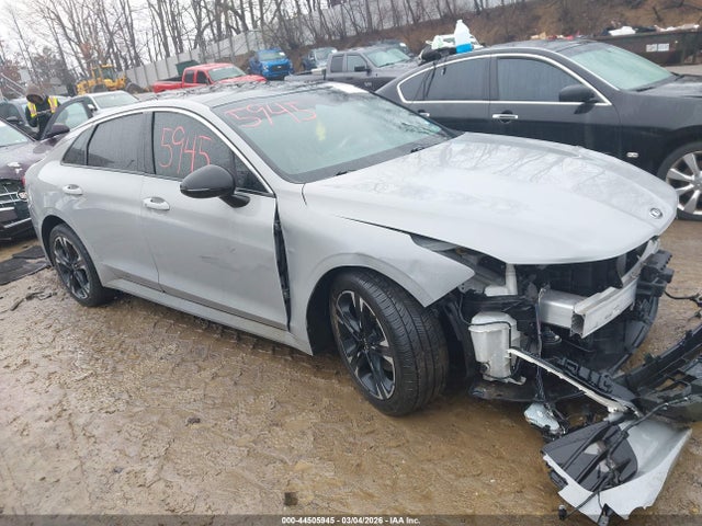 Salvage Kia K5 Image