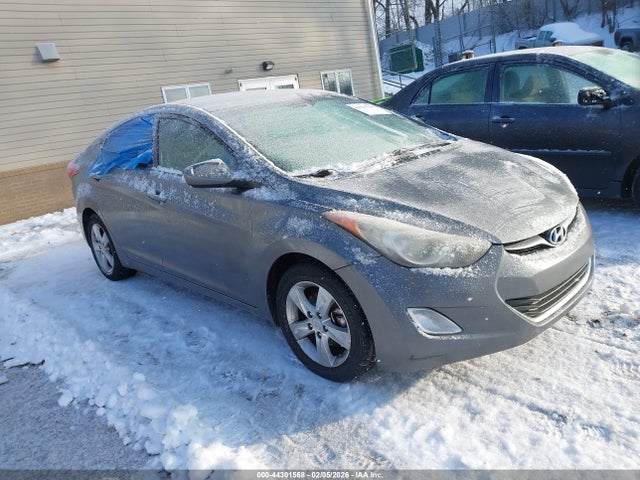 Salvage Hyundai ELANTRA Image