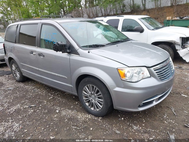 Salvage Chrysler Town & Country Image