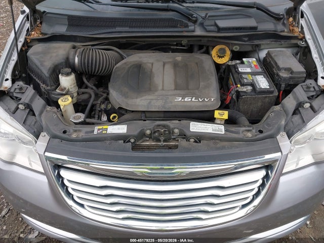 Chrysler Town & Country Touring-l