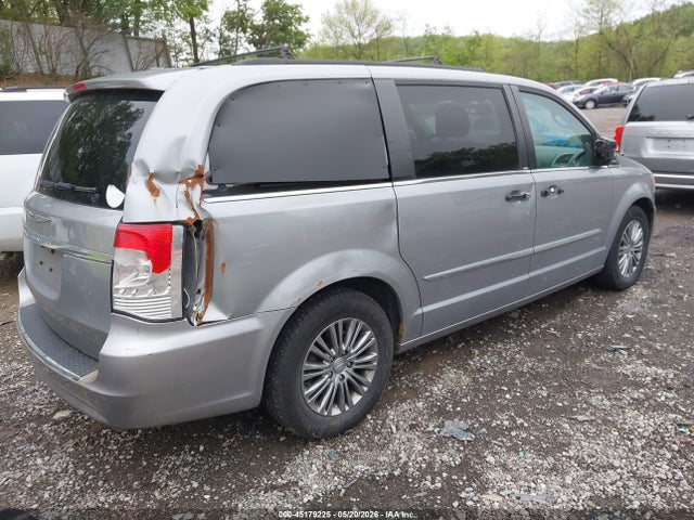 Chrysler Town & Country Touring-l