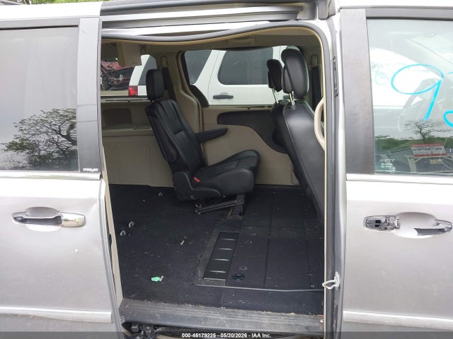Chrysler Town & Country Touring-l
