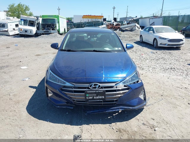 Hyundai ELANTRA Sel