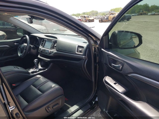 Toyota Highlander Se