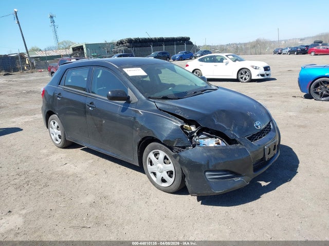Salvage Toyota Matrix Image