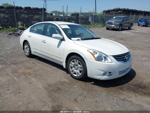 Salvage Nissan Altima Image