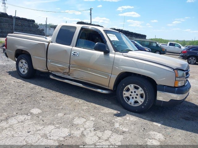 Salvage Chevrolet Silverado 1500 Image