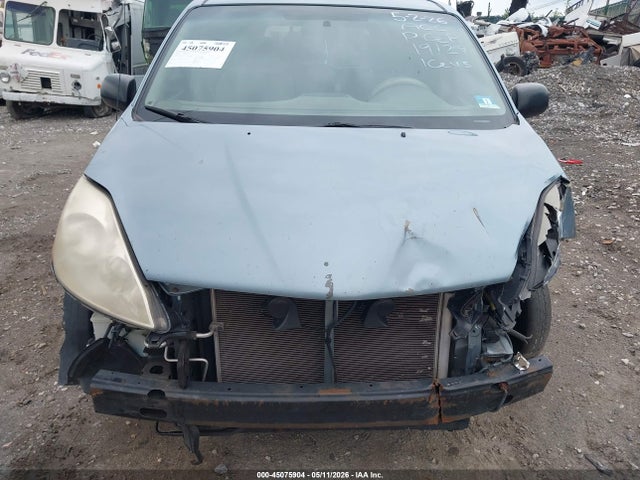 Toyota Sienna Le
