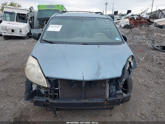 Toyota Sienna Le