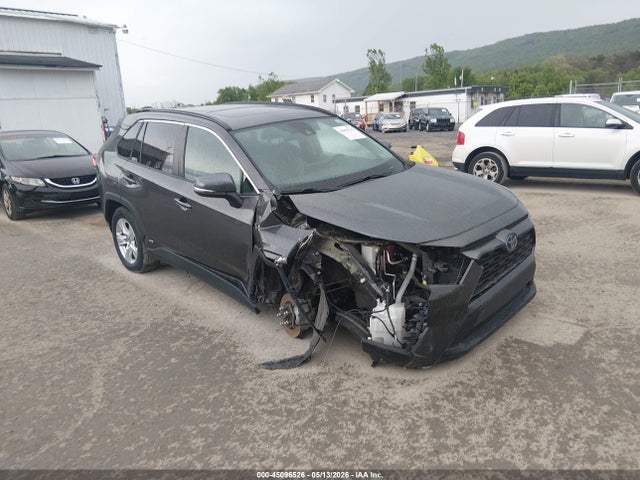 Salvage Toyota RAV4 Image