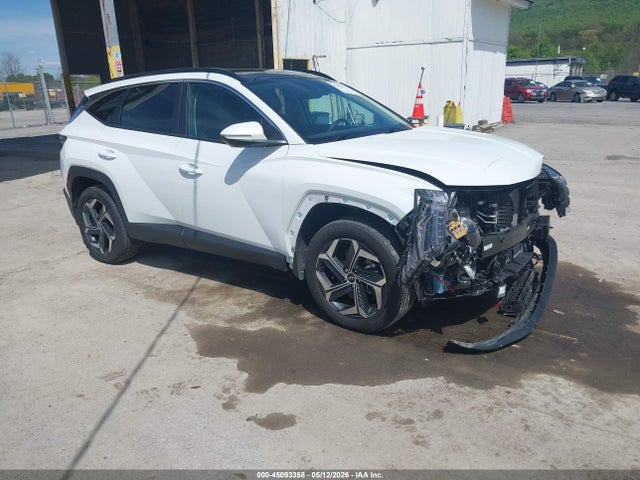 Salvage Hyundai TUCSON Image
