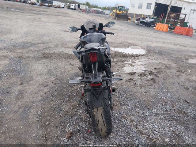 Yamaha Yzfr7