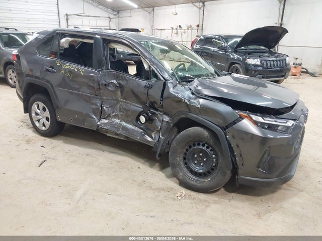 Salvage Toyota RAV4 Image