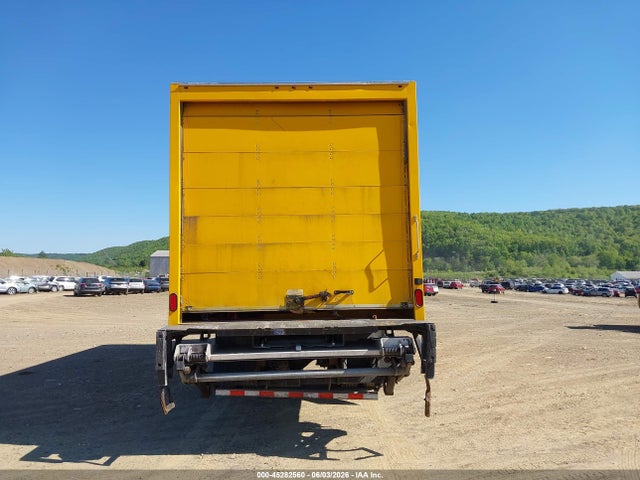 Freightliner M2 106