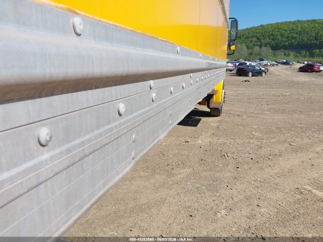 Freightliner M2 106