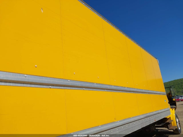 Freightliner M2 106