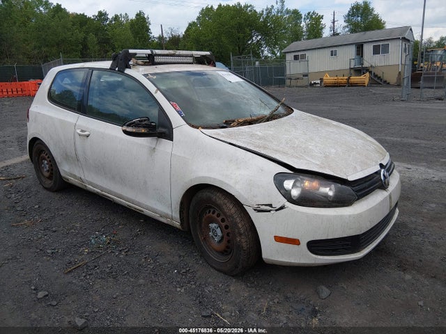 Salvage Volkswagen Golf Image