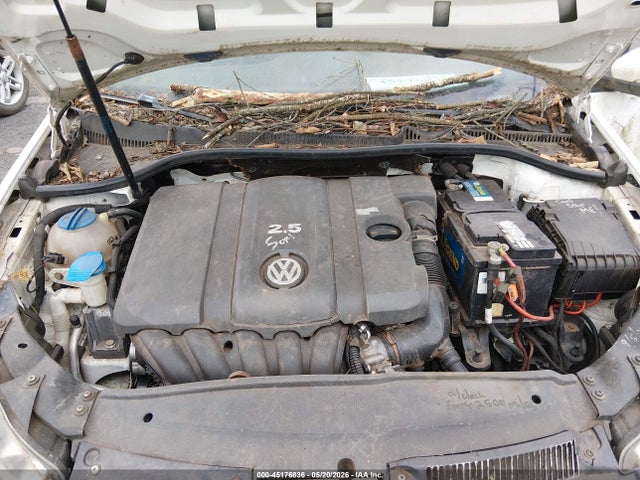 Volkswagen Golf 2-door