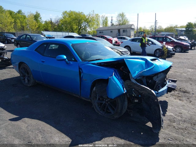 Salvage Dodge Challenger Image