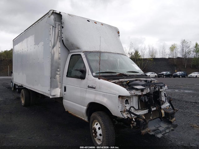 Salvage Ford E-450 Image