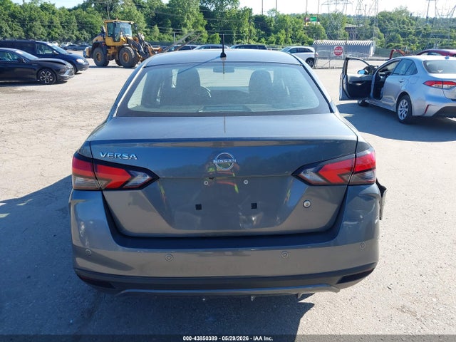 Nissan Versa 1.6 S