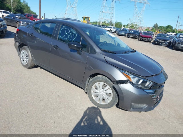 Salvage Nissan Versa Image