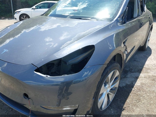 Tesla Model Y Long Range Dual Motor All-wheel Drive
