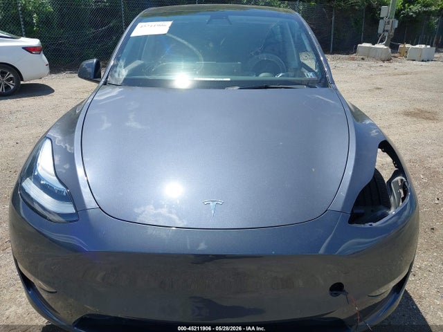 Tesla Model Y Long Range Dual Motor All-wheel Drive