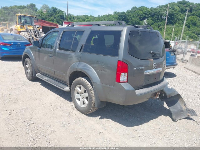 Nissan Pathfinder Se