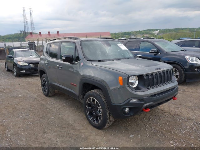 Salvage Jeep Renegade Image