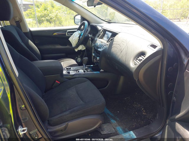 Nissan Pathfinder S