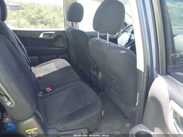 Nissan Pathfinder S