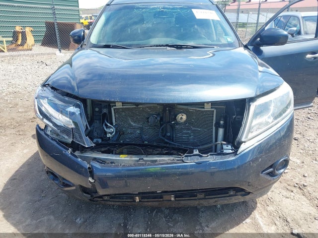 Nissan Pathfinder S