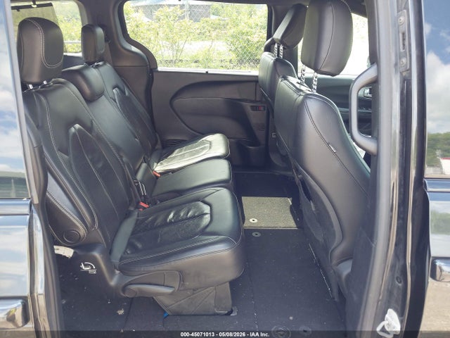 Chrysler Pacifica Touring L