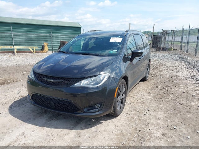 Chrysler Pacifica Touring L