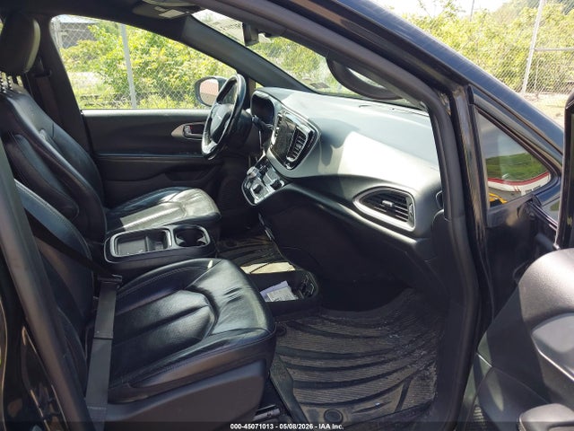 Chrysler Pacifica Touring L