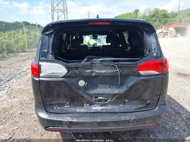 Chrysler Pacifica Touring L