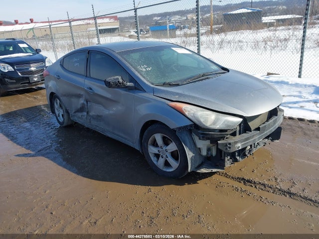 Salvage Hyundai ELANTRA Image