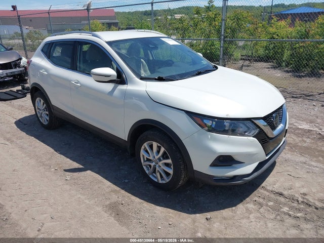 Salvage Nissan Rogue Image