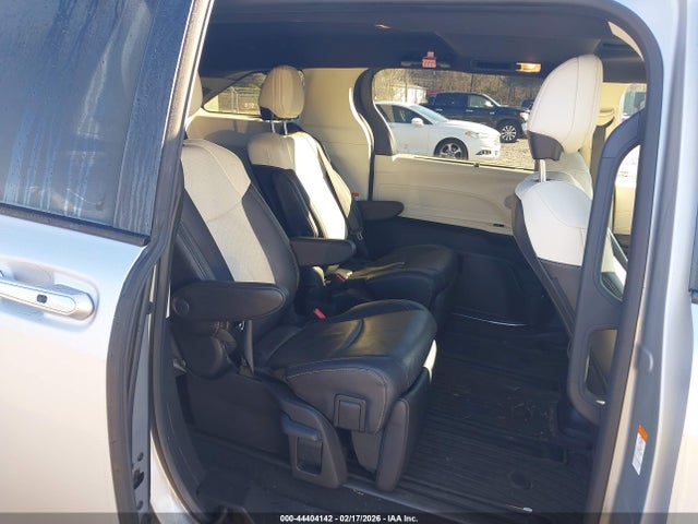 Toyota Sienna Limited