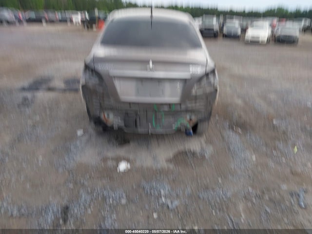Mitsubishi Mirage Es