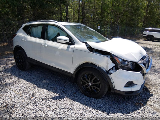 Salvage Nissan Rogue Image