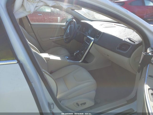 Volvo V60 T5 Platinum