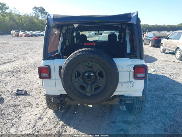 Jeep Wrangler 4-door Sport 4x4