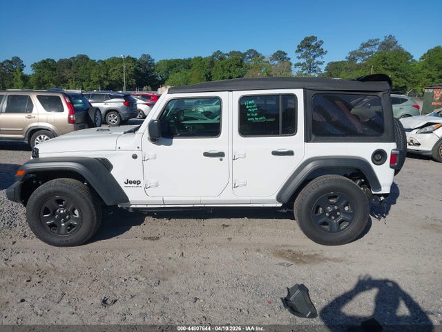 Jeep Wrangler 4-door Sport 4x4