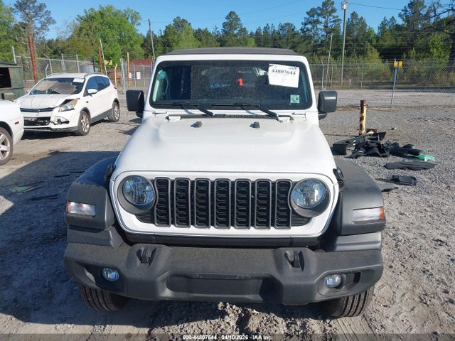Jeep Wrangler 4-door Sport 4x4
