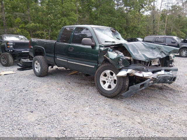 Salvage Chevrolet Silverado 1500 Image