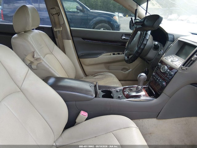 INFINITI G37 Journey